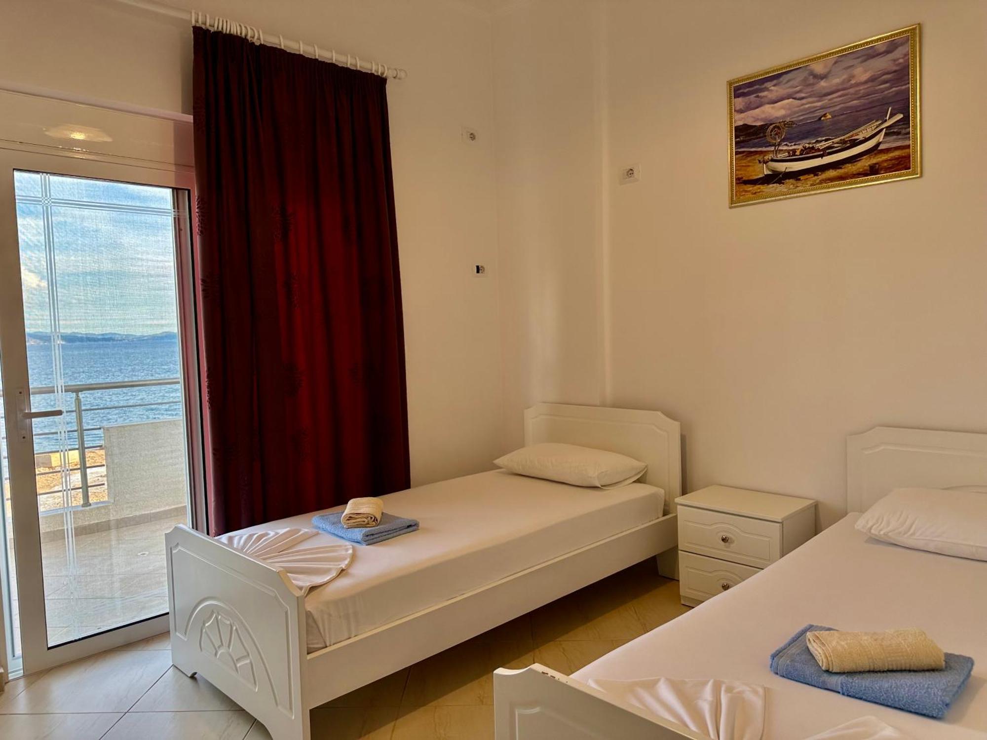 Aqua Apartments Seaview Sarandë Exteriör bild