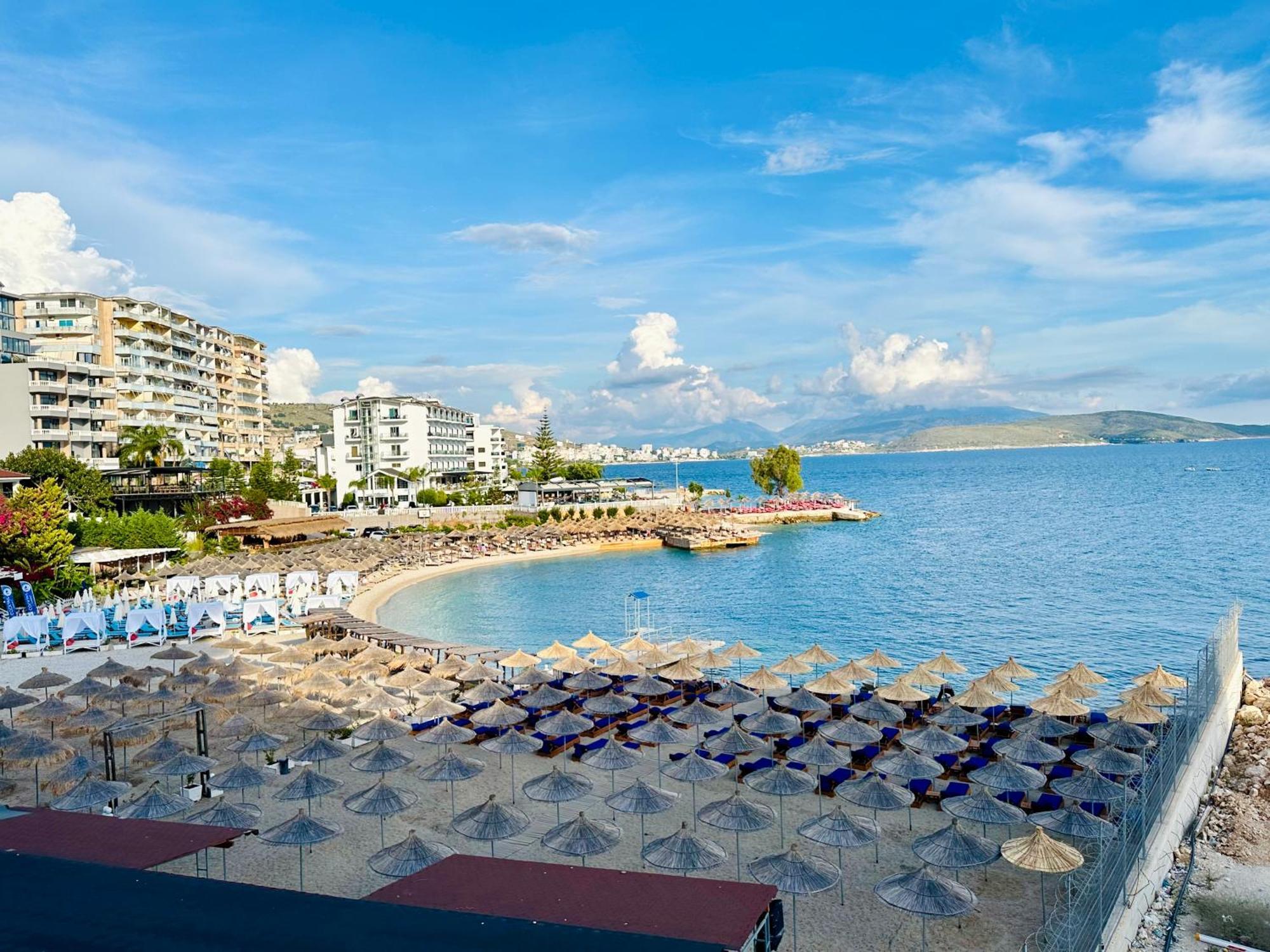 Aqua Apartments Seaview Sarandë Exteriör bild