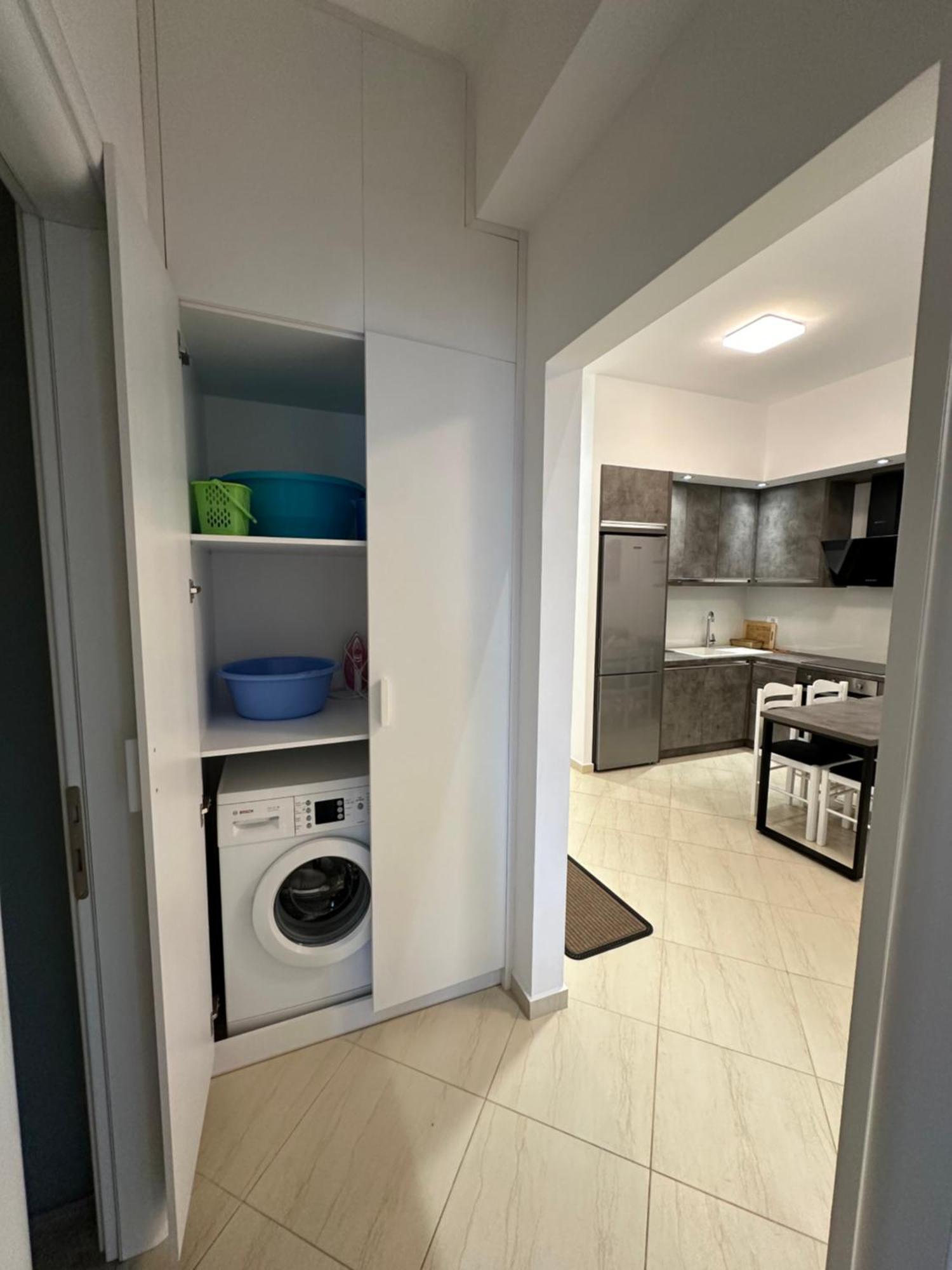 Aqua Apartments Seaview Sarandë Exteriör bild