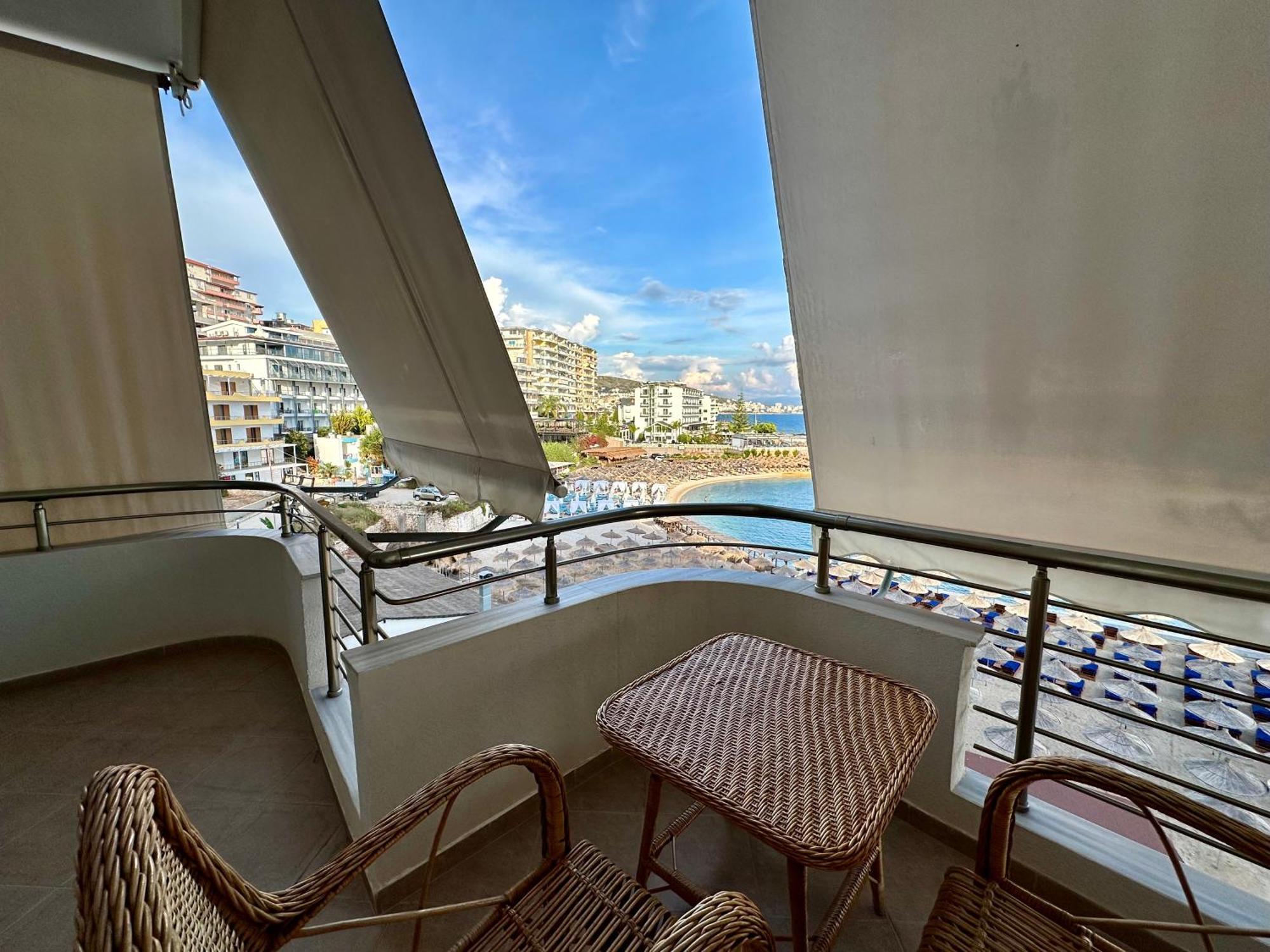 Aqua Apartments Seaview Sarandë Exteriör bild