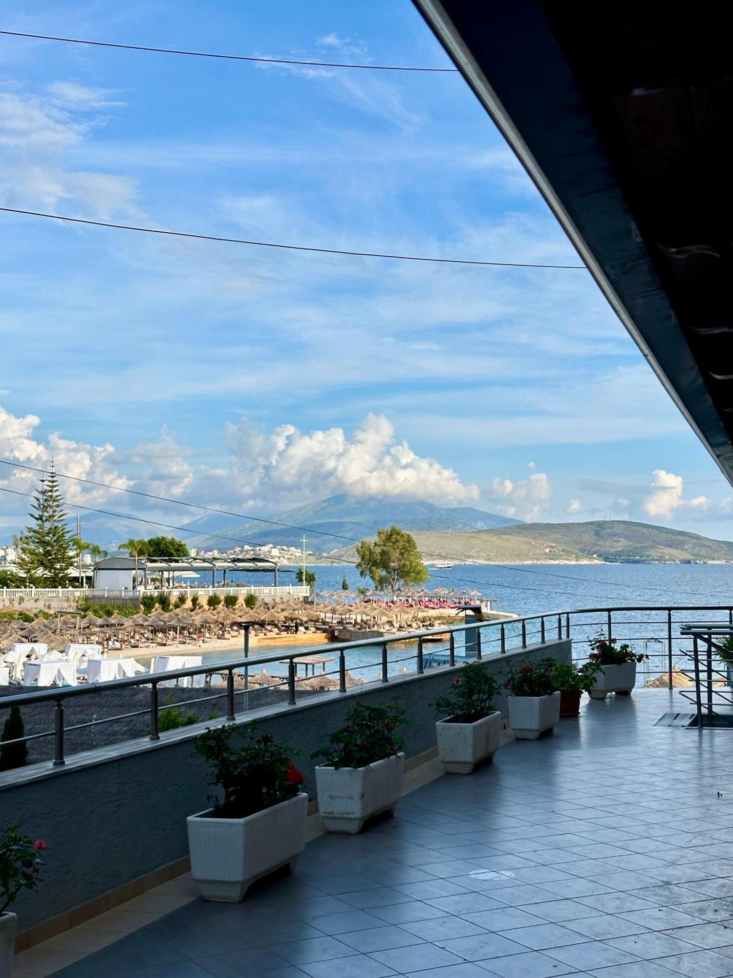 Aqua Apartments Seaview Sarandë Exteriör bild