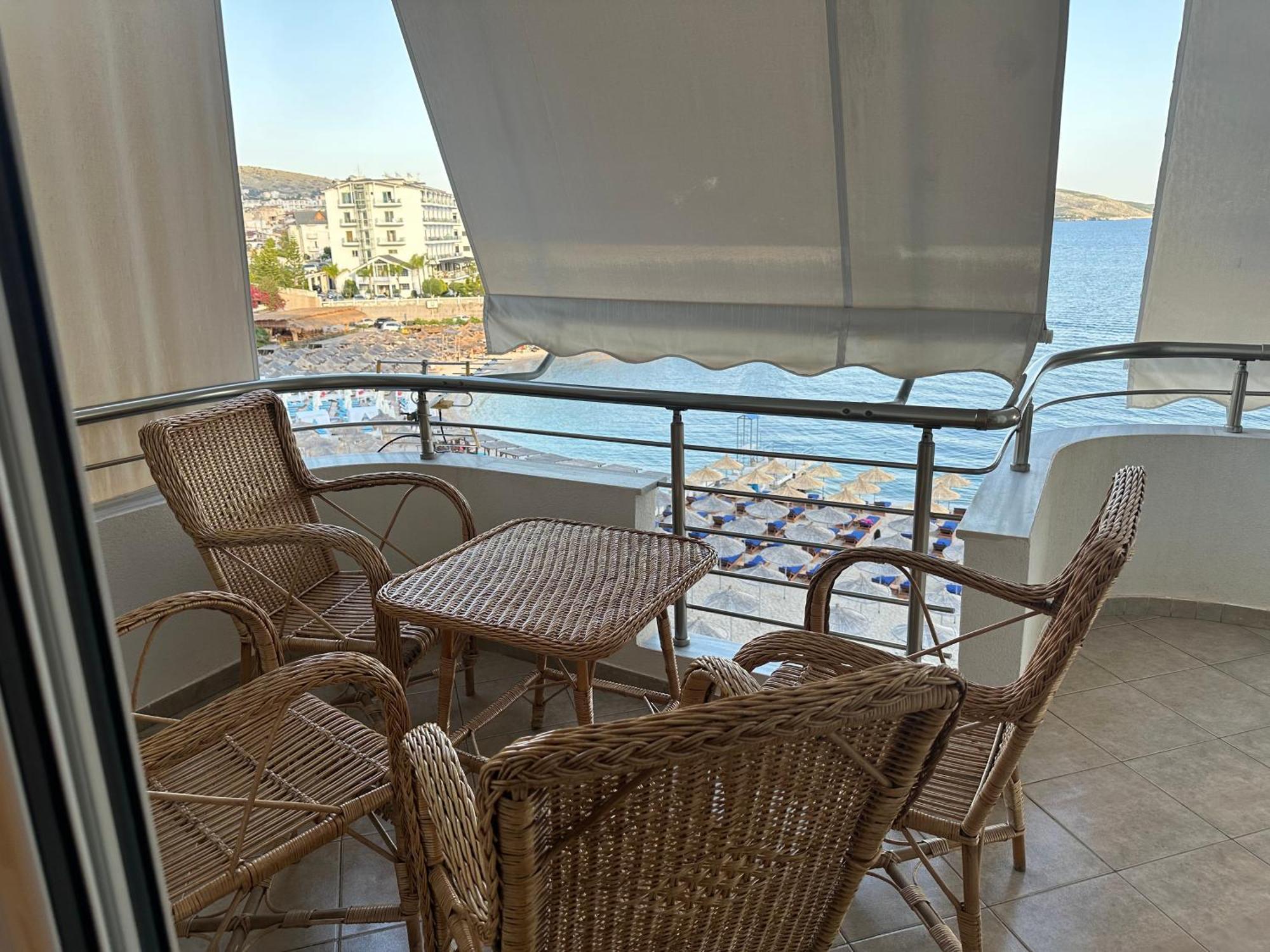 Aqua Apartments Seaview Sarandë Exteriör bild